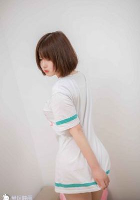 六个瑞典女孩在滑雪场_1080高清完整版